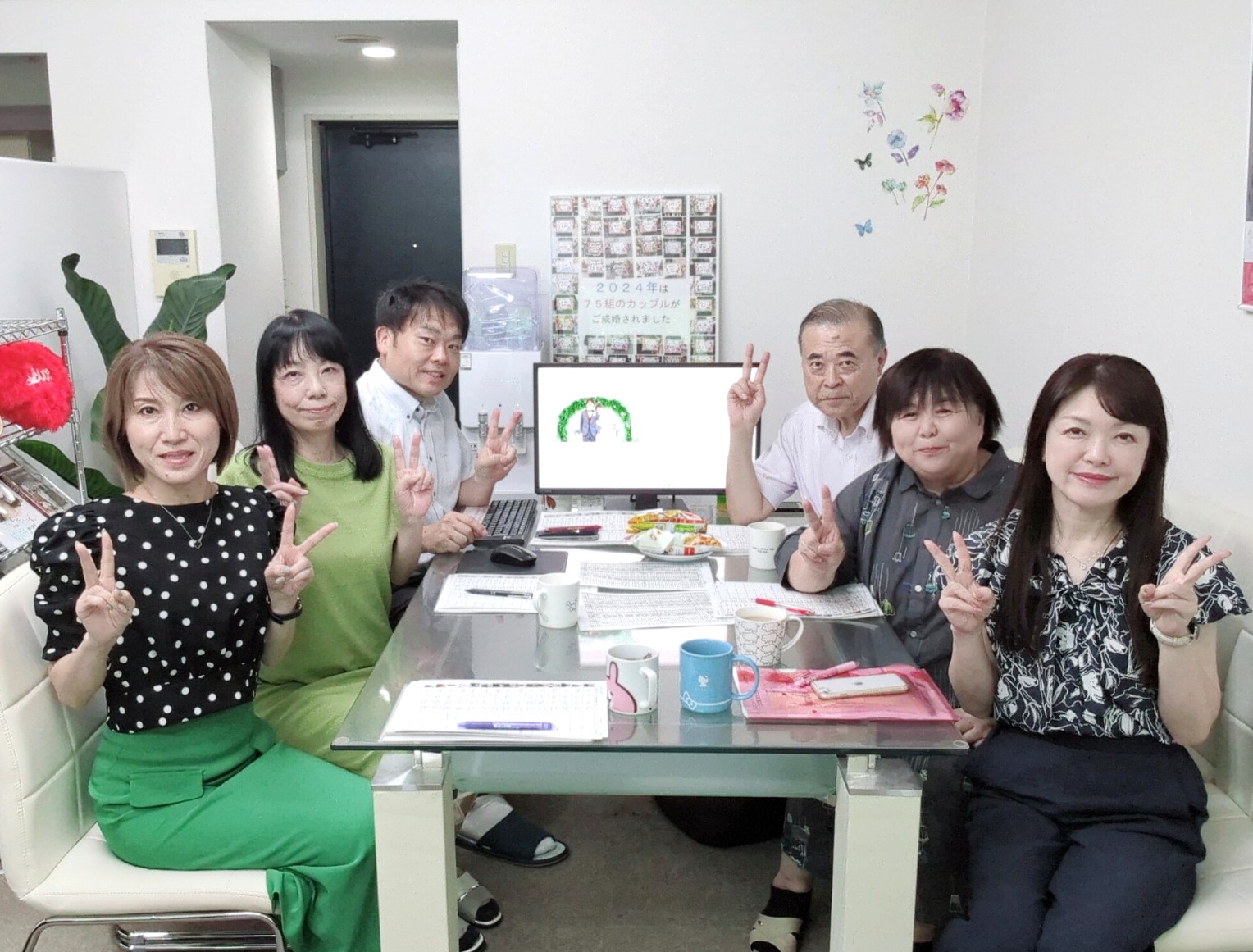 毎週火曜日はスタッフミーティング！ 会員様とスタッフが二人三脚で婚活に取組むスタイルのハピネス。みなさんも私たちと一緒に自分に合った結婚相手探ししませんか(^^♪