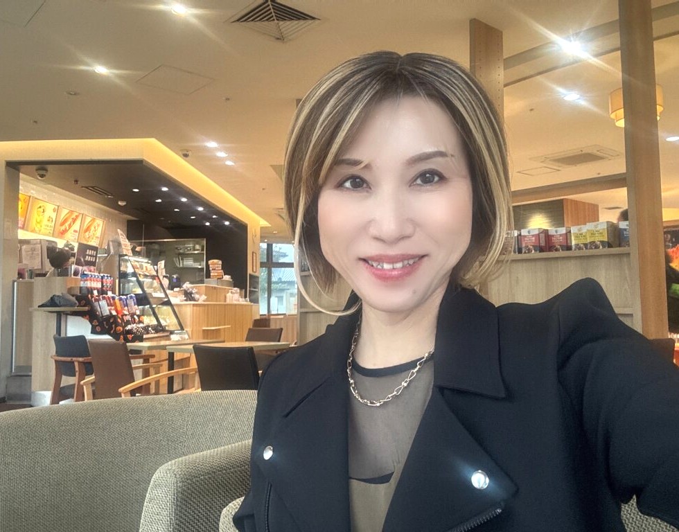 昨日は５０代の女性会員さまの婚活勉強会。まだまだ間に合いますからね～💕 クリスマスに向けて婚活をスタートされる方が急増中で～す(*^^)v