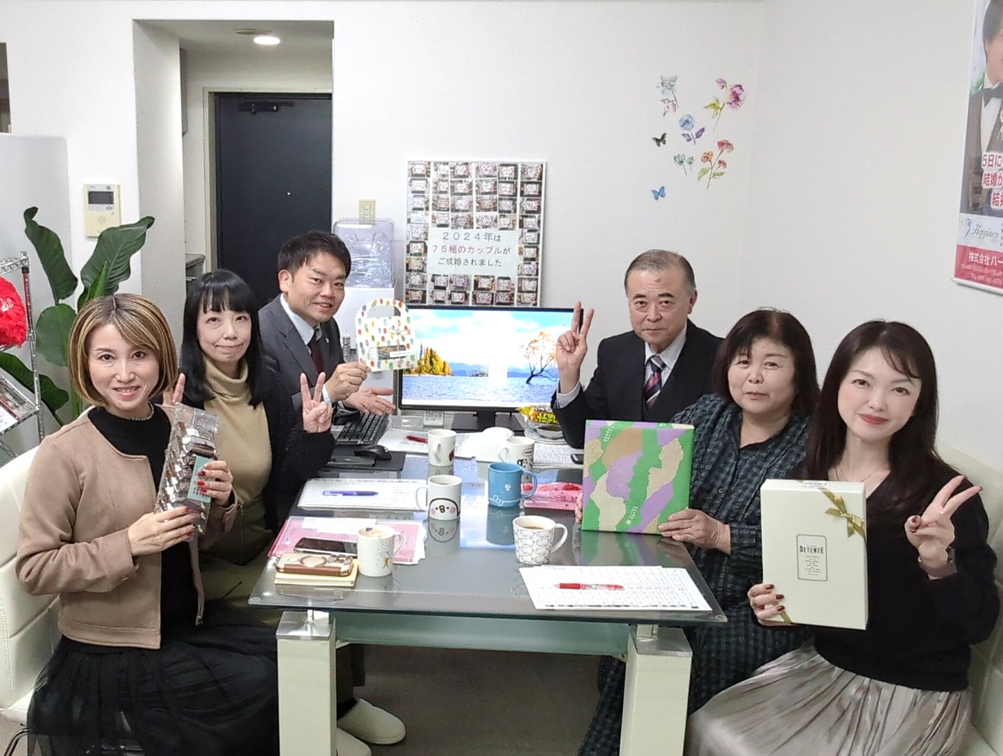 毎週火曜日はスタッフミーティング！ クリスマスまであと２週間を切りました(^^♪ ハピネスの会員様が楽しいクリスマスを迎えられるように私たち頑張ります(^O^)／