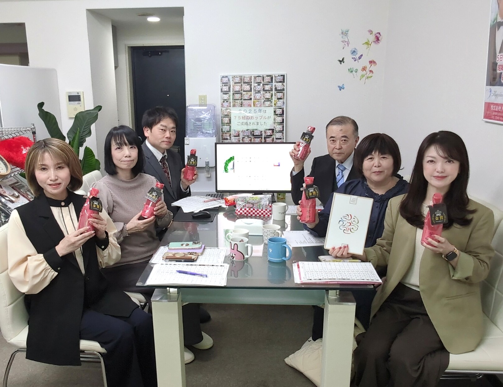 毎週火曜日はスタッフミーティング！ ハピネスでは私たちが会員様と一緒に婚活に取組ませていただいています。みなさんも私たちと一緒に婚活しませんか(#^^#)