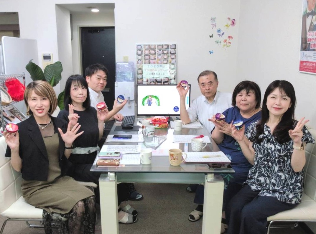 毎週火曜日はスタッフミーティング！ ハピネスは会員様とスタッフが二人三脚で婚活に取組むスタイルです。みなさんもハピネスで婚活しましょ💕