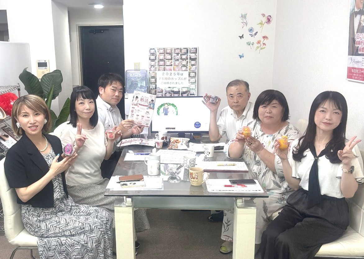 毎週火曜日はスタッフミーティング！ ハピネスでは私たち６人が週に１回久留米本店に集合して、会員様のサポート方針について話合っています(*^^)v