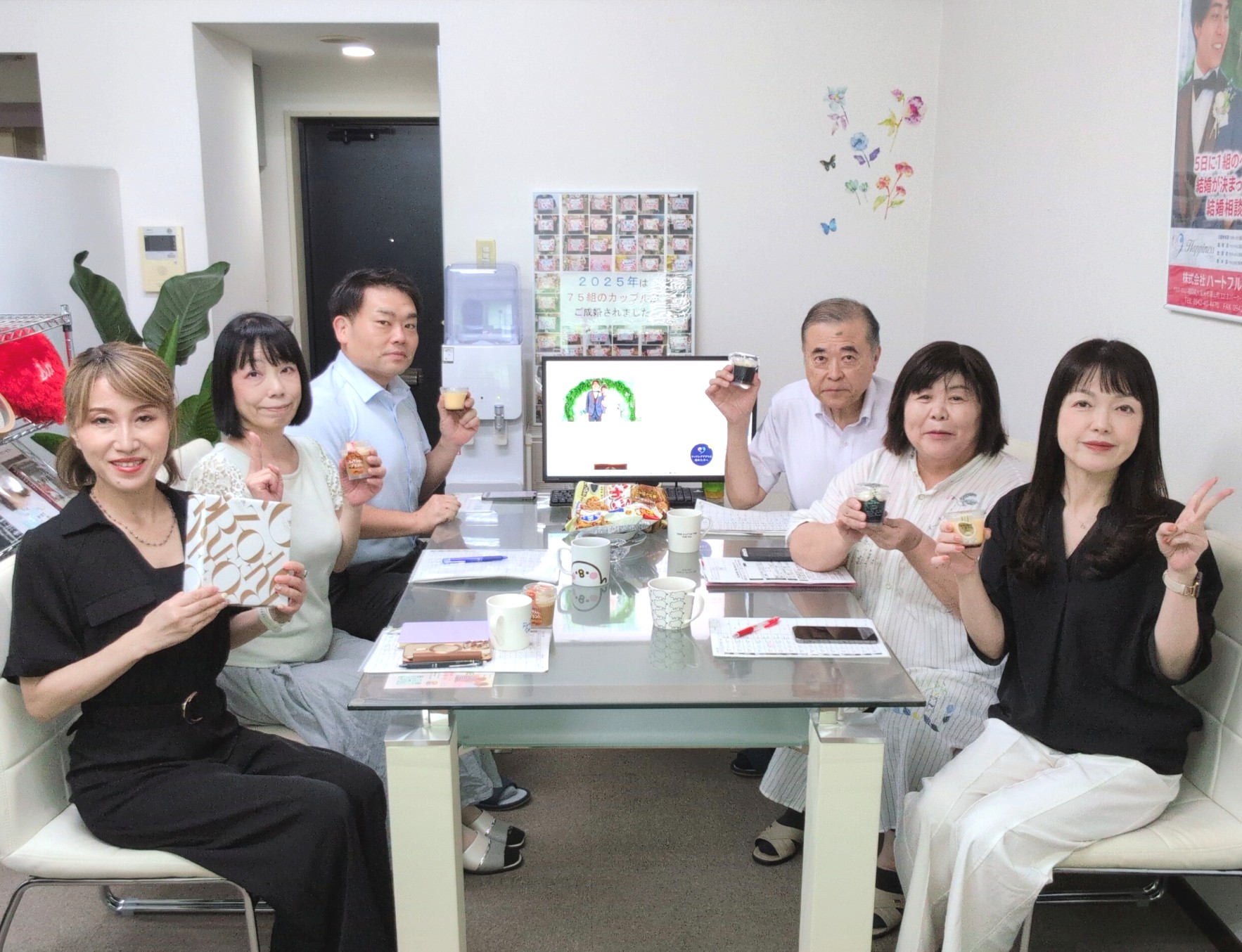 毎週火曜日はスタッフミーティング！ いよいよ婚活の秋に突入しました。みなさんも私たちと一緒に楽しく結婚相手探ししませんか💕