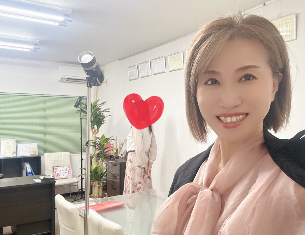先週末は今月初めにご入会された女性会員さまのプロフィール写真撮影会＆婚活勉強会♪ 早速お見合いが決まって、春のご成婚めざしてまっしぐらです(#^^#)